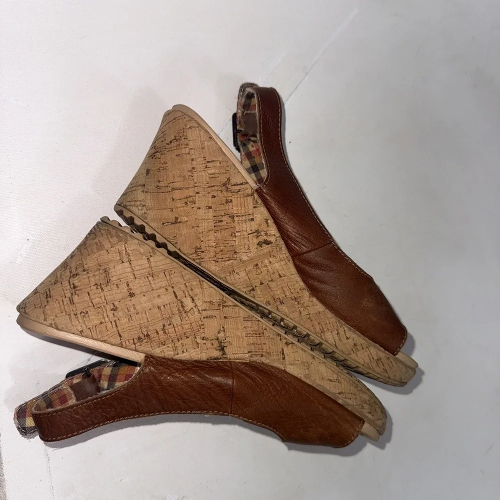 Crocs A Leigh Sandals Tan Brown Leather Cork Platform Wedge Shoes Women's Size 6
